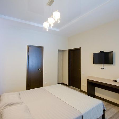 Center Hotel Бишкек Екстериор снимка