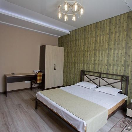 Center Hotel Бишкек Екстериор снимка