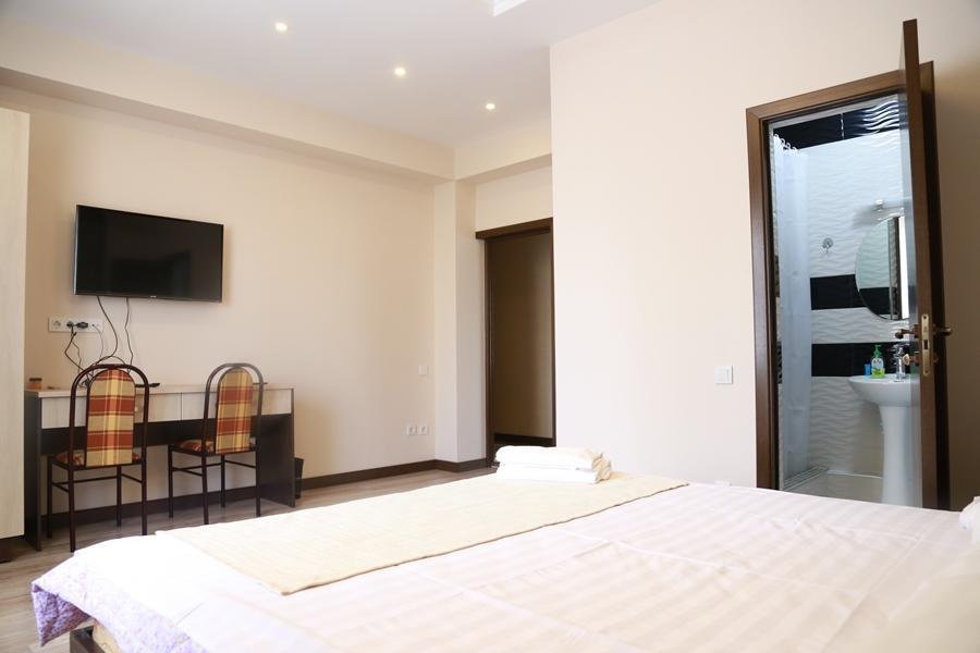 Center Hotel Бишкек Екстериор снимка