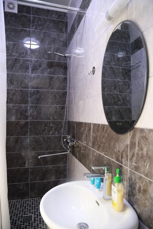 Center Hotel Бишкек Екстериор снимка