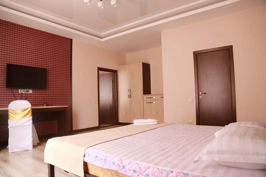 Center Hotel Бишкек Екстериор снимка