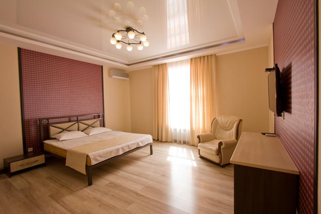 Center Hotel Бишкек Екстериор снимка